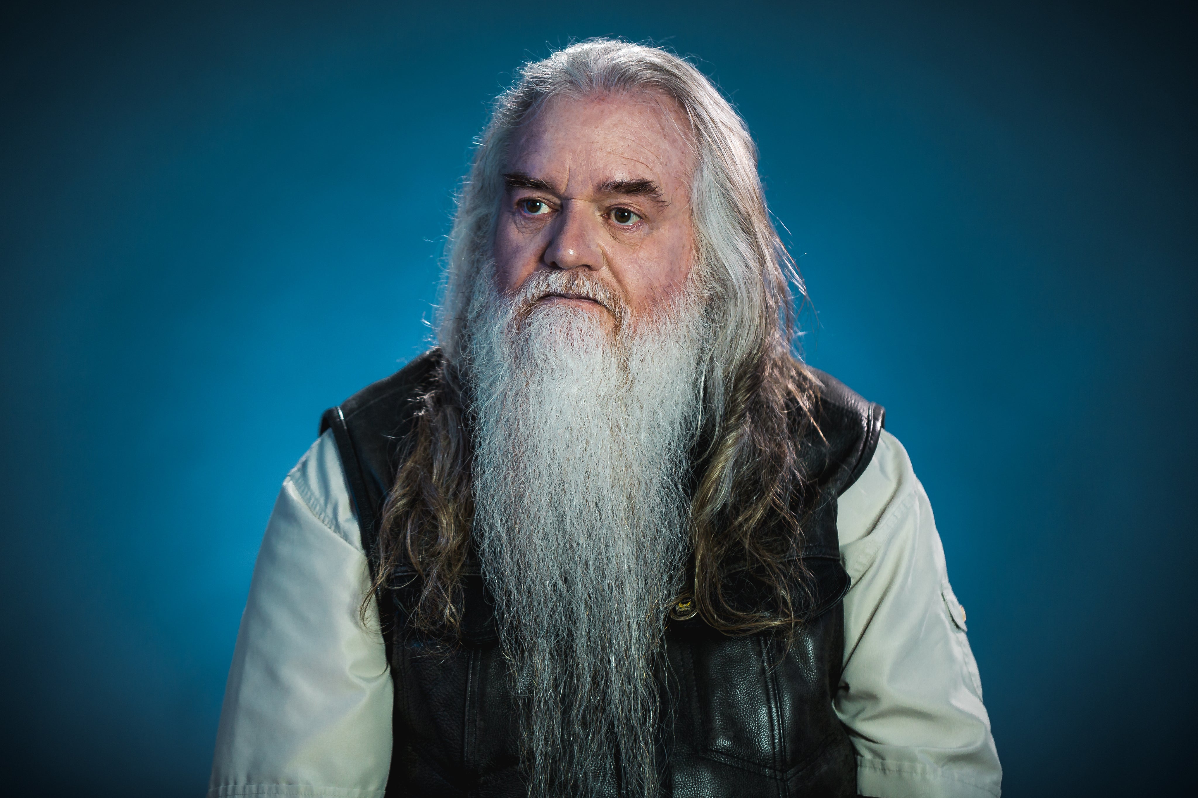 files/white-bearded-man-looking-to-side.jpg